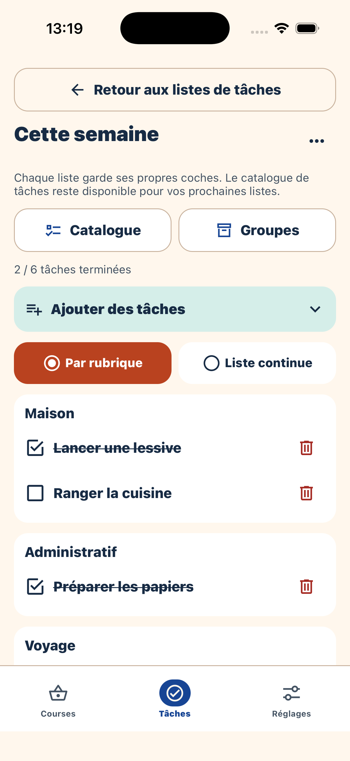Liste de tâches Cette semaine : rubriques Maison et Administratif, deux tâches cochées sur six.